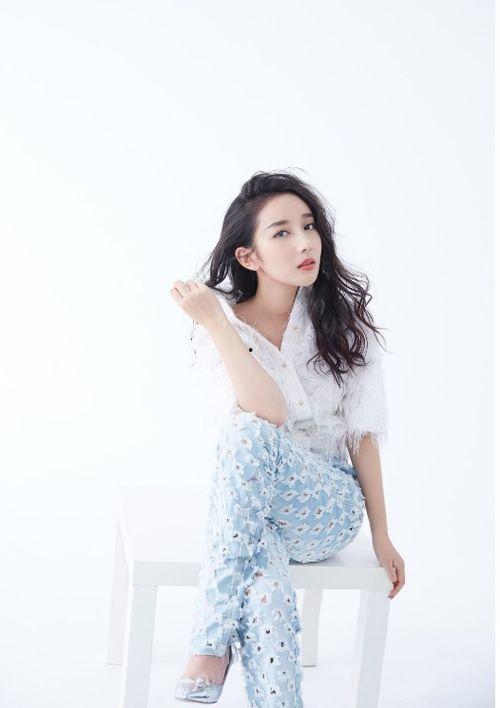 娱乐小花爆料,娱乐圈幕后真相大揭秘  第2张